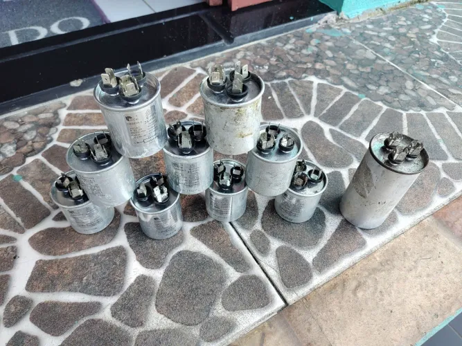15 capacitor para ar condicionado 7500 htus 200,00
