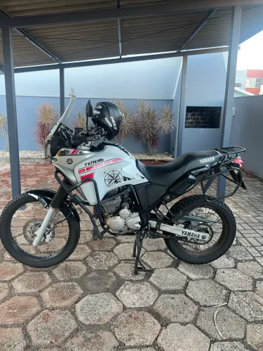 Tenere 250 2011, já equipada para viagens, manutenção em dia. 
