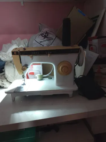 Máquina de costura Singer