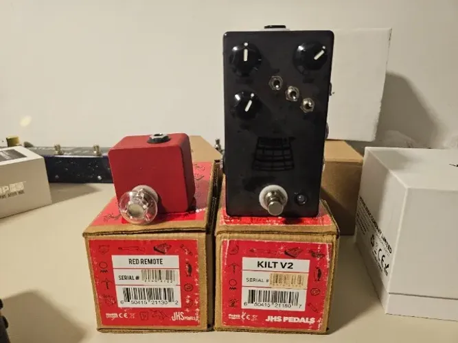 Pedal Jhs The Kilt V2 + Foot Remote Jhs na caixa