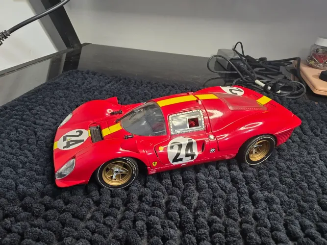 Miniatura 1:18 ferrari 330p4 rara 2 lugar