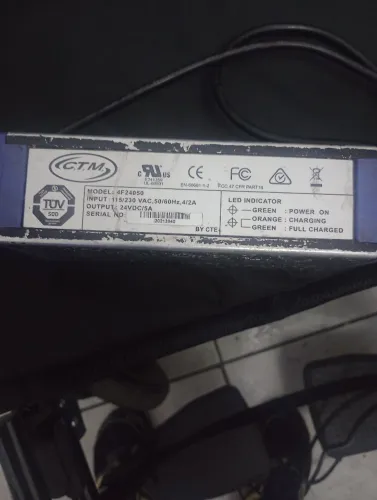 Carregador pra cadeira motorizada.