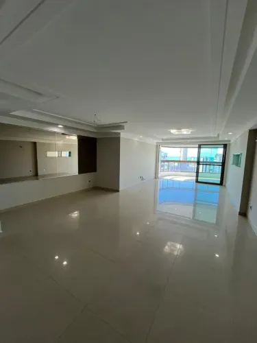 Imóvel para aluguel possui 176 metros quadrados com 4 quartos em Boa Viagem - Recife - PE