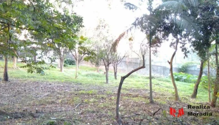 Terreno de 3.291 m² à venda no bairro Butantã - Jardim Educandário