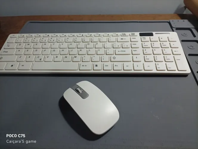Kit teclado e mouse sem fio funcionando perfeitamente 