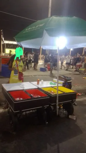 Vendo 2 BARCAs (carrinho + isopor) de BEBIDAS.....