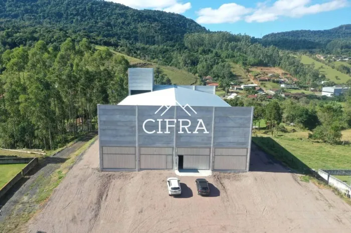 Galpão Comercial ou Industrial - Aluguel - 1074m2 - Plano - Oportunidade - Valada Itoupava