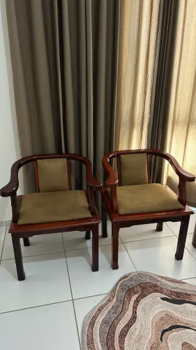 Par de Poltronas conservadas