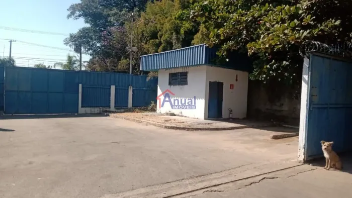 Galpão para vender em Betim com vaga, para uso comercial e industrial.