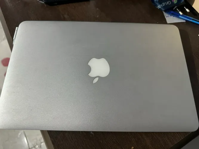 MacBook Air 11? 2010 SSD 128GB - Funcionando (sem bateria)
