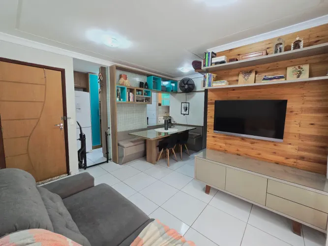 APTO com cara de casa totalmente mobiliado e com jardim privativo. Direto com proprietário