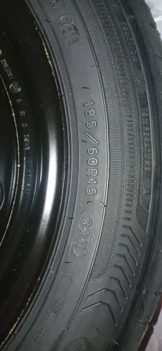 Pneu 185 60 15 goodyear eficiente gripp