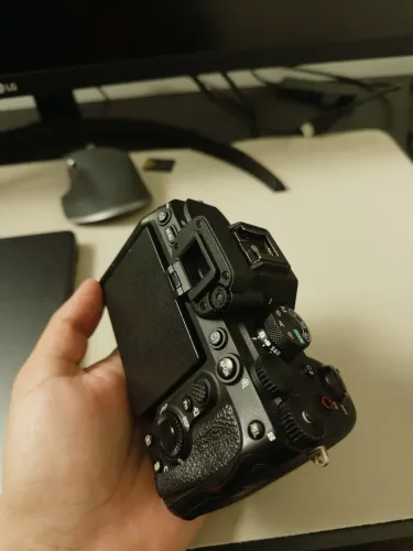 VENDO CÂMERA SONY A7IV