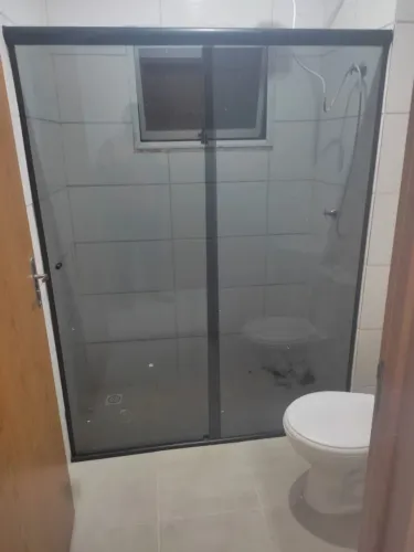 INSTALAÇÃO E MANUTENÇÃO DE BOX DE VIDRO