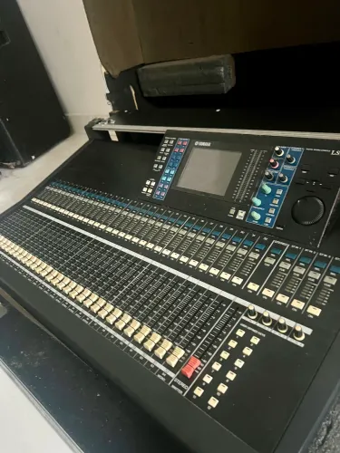 Mesa de som LS9 Yamaha 