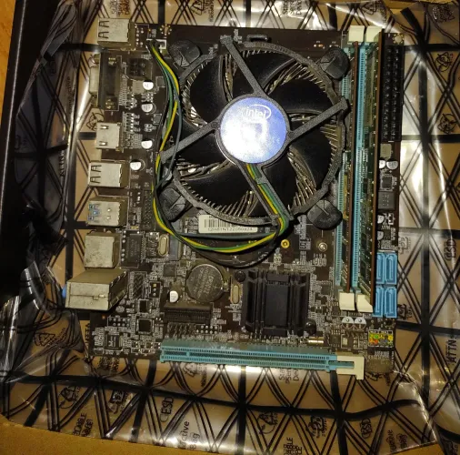 Placa mãe +processador + 2 ram de 4 gb