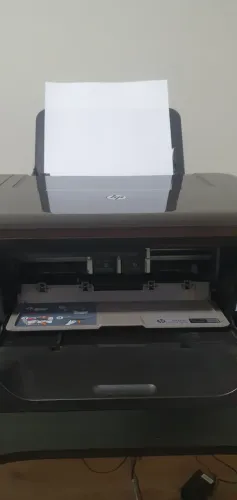 Impressora HP Deskjet 3050 acompanha 2 Cartuchos preto e colorido