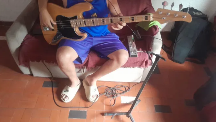 JAZZ BASS+TANK-B