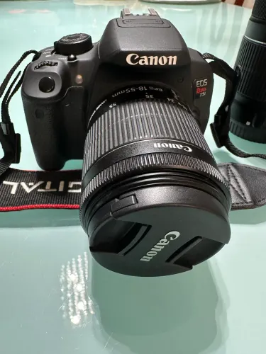 Câmera Canon T5i + lente + case 