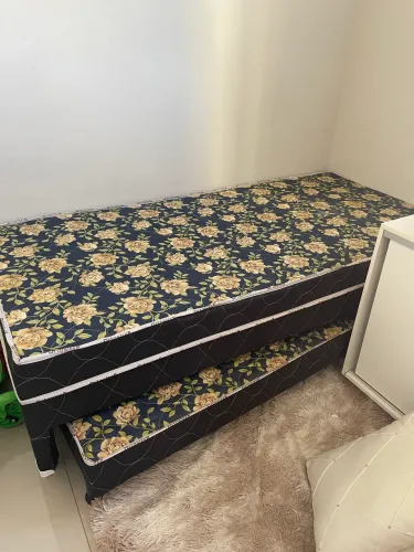 Bicama solteiro com cama auxiliar muito nova