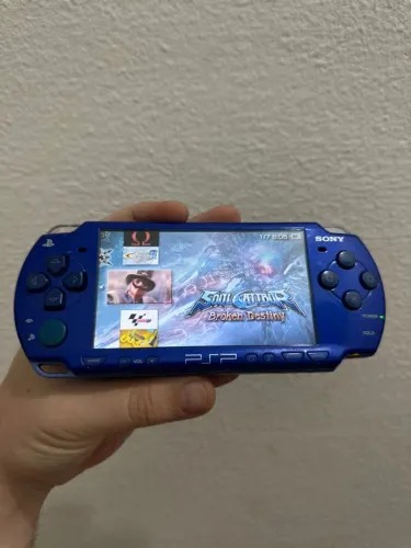 Videogame PSP 3000 Azul Metalico Destravado 32Gb + 40 Jogos + Carregador + Case