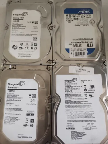 4 HDs 1 tera , todos funcionando 100%