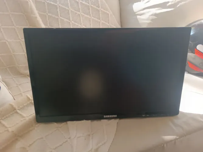 Televisor/ Monitor 22P