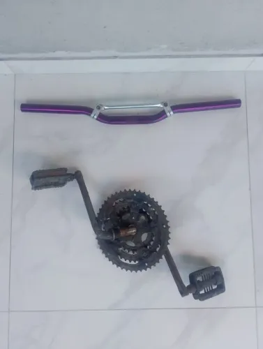 Guidão, pedal, coroa