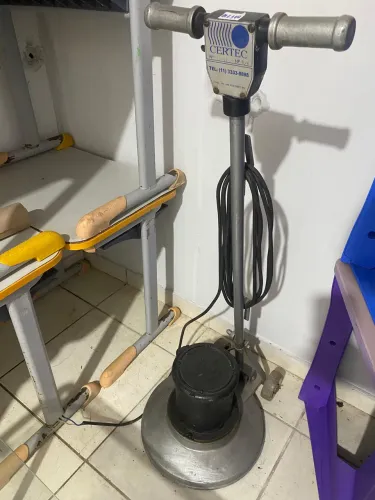 Enceradeira industrial