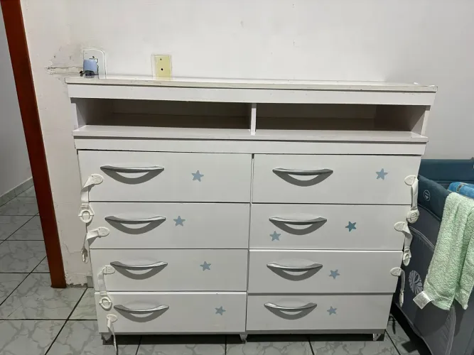 Cômoda bebê 8 gavetas 