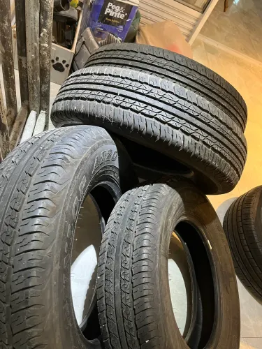 Quatro pneus Dunlop AT20 aro 15 195/80