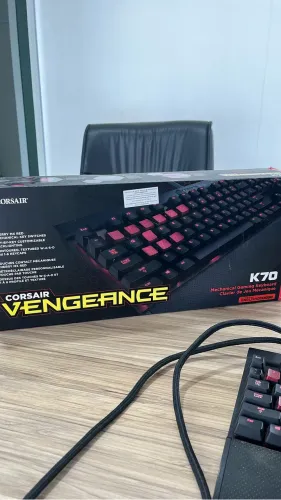 Teclado Gamer Corsair v-engeance K70