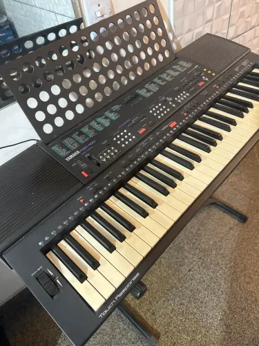 Teclado YAMAHA PSR-400