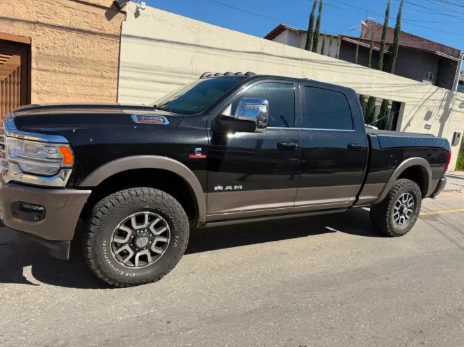 Ram 3500 Limited Longhorn 6.7 TB CD Diesel 2024