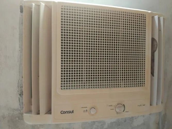 Ar condicionado consul 10.000 gelando muito bem 127v