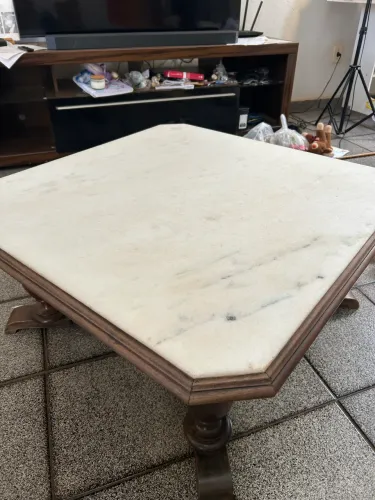 Mesa de Centro- Madeira e Mármore