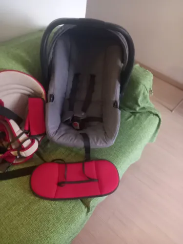 Vende se uma cadeirinha é um baby bag