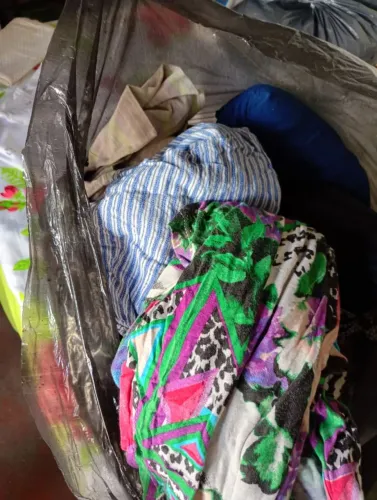 Roupas para bazar
