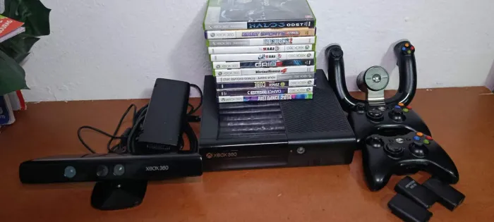 Xbox 360 super slim, seminovo
