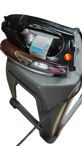 Ferro electric automatic iron K-96 NKS  1200W 127V - Usado