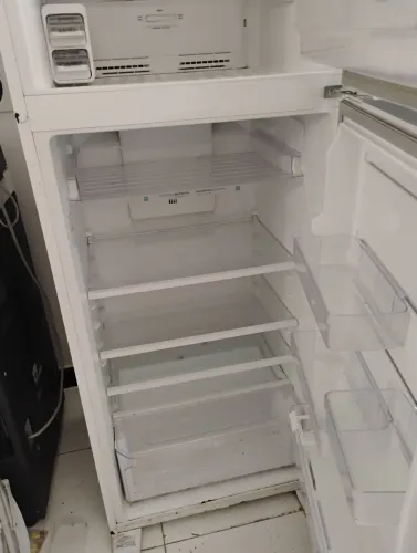 Vendo geladeira Eletrolux em excelente estado. 1.500