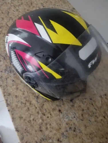 Capacete