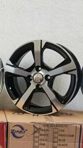 Roda aro 14 Onix LTZ preta com diamantada com Preto Celta 4X100 Jogo novo