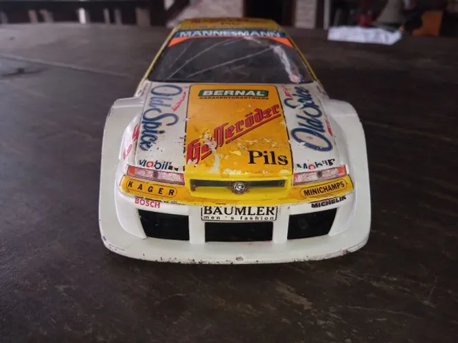 Miniatura Opel calibra v6