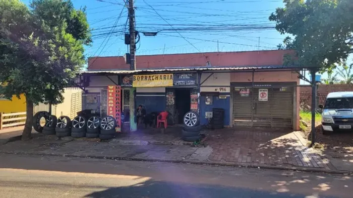 Casa 3quartos. Tijuca em avenida com salão comercial em terreno de 720m²