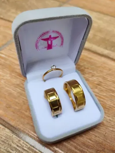 PAR DE ALIANÇAS CASAMENTO 