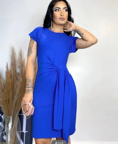 Vestido azul com amarração na cintura