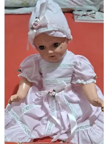 Antiga boneca Maravilha feita de Massa