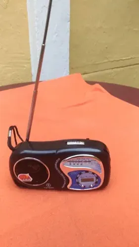 Radio radinho pilhas, de bolso, portatil, otimo estado. E outros.
