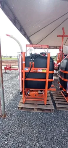 Pulverizador pecuário 600 lts